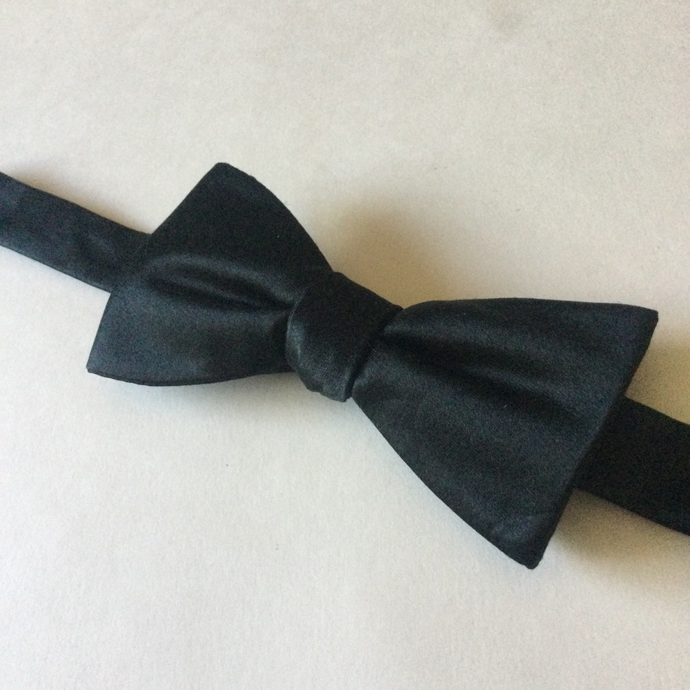 NORDSTROM MENS SILK SATIN PRE-TIED BOW TIE BLACK NWOT - Picture 4 of 13